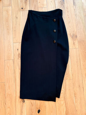 Babaton by Aritzia Black Wrap Midi Skirt Size 0 Button Front